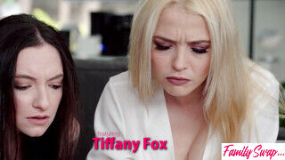 Tiffany Fox a ribi tini milf gruppen kupakol