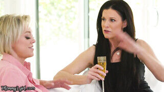 India Summer és Nina Dee meg a fiatal lányok
