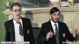 Tarra White a bájos sulis ribi
