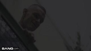 Kerek dundi tinédzser csajszika erőszakos fenék szexe