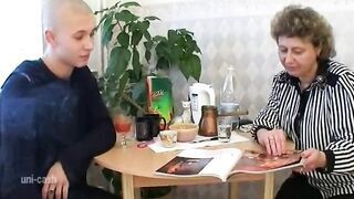 Magányos háziasszony és a fiatal krapek