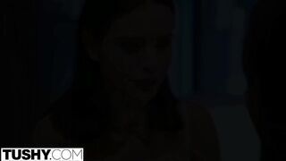 Lana Rhoades popókáját egy csoki fickó bassza