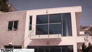 Jojo Kiss a bombázó tini tinédzser