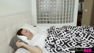Perverz zsenge csajszika a nevelő faterjával kúrel