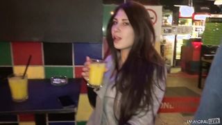 Ayda Swinger a hatalmas tőgyes fiatal repedtsarkú