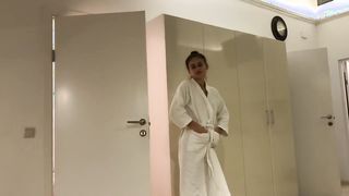 Orosz zsenge kicsike lány hátsó nyílásba kefélbe