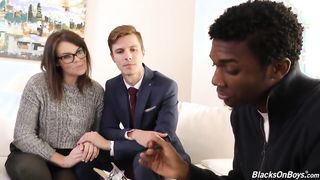 Barna srácok kúrják a férjem