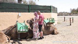 Gigászi mellű arab csajszika kupakolása