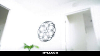 Mylf - Lilly Hall kézbe veszi a pélót