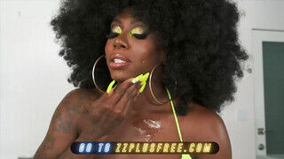 Brazzers - Ebony Mystique a csöcsös fekete milf