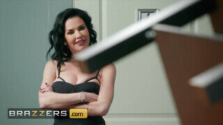 Brazzers - Veronica Avluv segge bekúrva