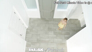 Anal4K - Bella Rose segg lyukba reszelve