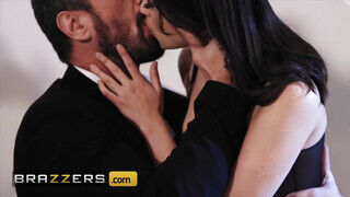Brazzers - Madison Ivy és Liv Wild édeshármasban dugnak