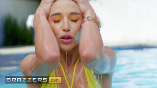 Brazzers - A argentin fiatal pornós Abella Danger popóba baszva