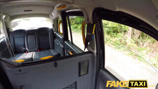 Fake Taxi - Barbie Sins hátsó lyukba tolva