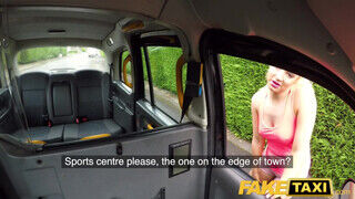 Fake Taxi - Lana Harding a taxissal kupakol