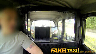 FakeTaxi - méretes pinájú világos szőke milf
