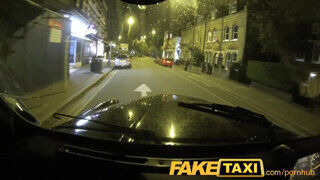 FakeTaxi - hiába öltöztem ki, senki nem akar kinyalni