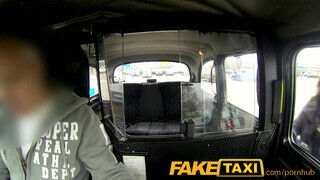 FakeTaxi - a kicsike lopós csoki szuka megbánja amit tett