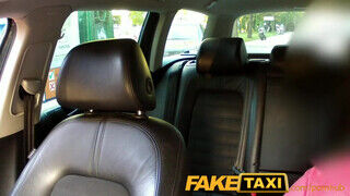 FakeTaxi - román kokeró lány bírja a kiképzést