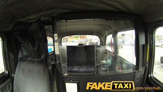 FakeTaxi - ingyen cidázás a fuvarért cserébe