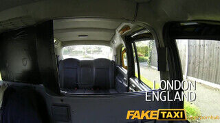 FakeTaxi - óriási popós lány kefélni akar