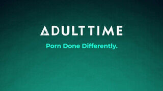 ADULT TIME - Teljes jelenet (!!!) sperma spriccek a csajok szájába