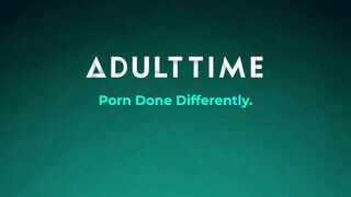 ADULT TIME - a nőci megharagszik a csajára, mert beleül egy faszba