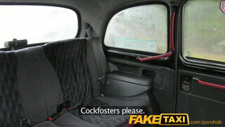 FakeTaxi - Lexi Ryder melle közé veszi a dákót