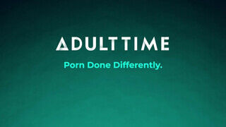 ADULT TIME - Rocky Emerson a gyönyörű tetkós csajszika