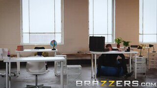 Brazzers - Angel Wicky a perverz főnökasszony