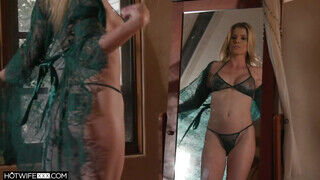 HotwifeXXX - Cory Chase karácsonykor csalja meg a férjét