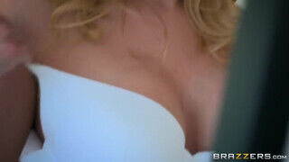 Britney Amber vaginája felhevült - Brazzers