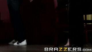 Brazzers - Keiran Lee egyszerre basz meg dupla gádzsit