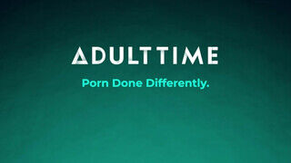 ADULT TIME - Lena Paul gigantikus csöcseivel masszíroz