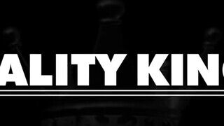 Reality Kings - Hazel Moore szőrös picsája megkettyintve