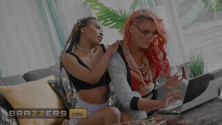 Brazzers - Phoenix Marie és Demi Sutra megkívánják egymást