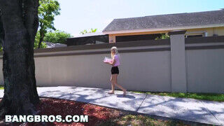 BANGBROS - Kenzie Reeves az extra alacsony zsenge