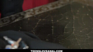TeensLoveanál - Taylor Max bevállalja popóba is