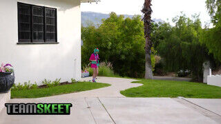 Jessie Saint a cosplayes tinédzser maca - TeamSkeet