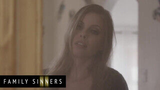 Family Sinner - Britney Amber a perverz nevelő anya