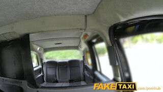 FakeTaxi - Megan Clara a gigantikus kannás zsenge