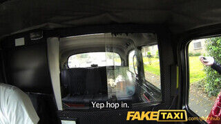 FakeTaxi - Georgie Lyall a taxiban kufircol
