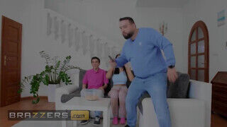 Brazzers - Jennifer Mendez tinédzser manus péniszén lovagol