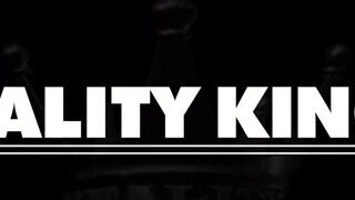 Reality Kings - Kissa Sins bűbájos fehérneműben várja a ürgét