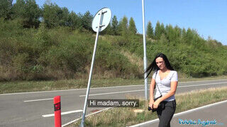 Méretes cickós fiatal gádzsi pénzért dug - Public Agent