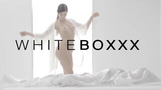 White Boxxx - Cindy Shine a kiborotvált bulkeszos cseh zsenge