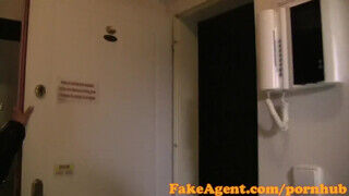 FakeAgent - bárban felszedett gádzsi castingon