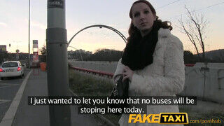 FakeTaxi - Tinédzser ápoló csajszika kufircol a taxiban