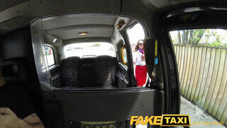 FakeTaxi - Tinédzser ribancok hancuroznak a taxiban